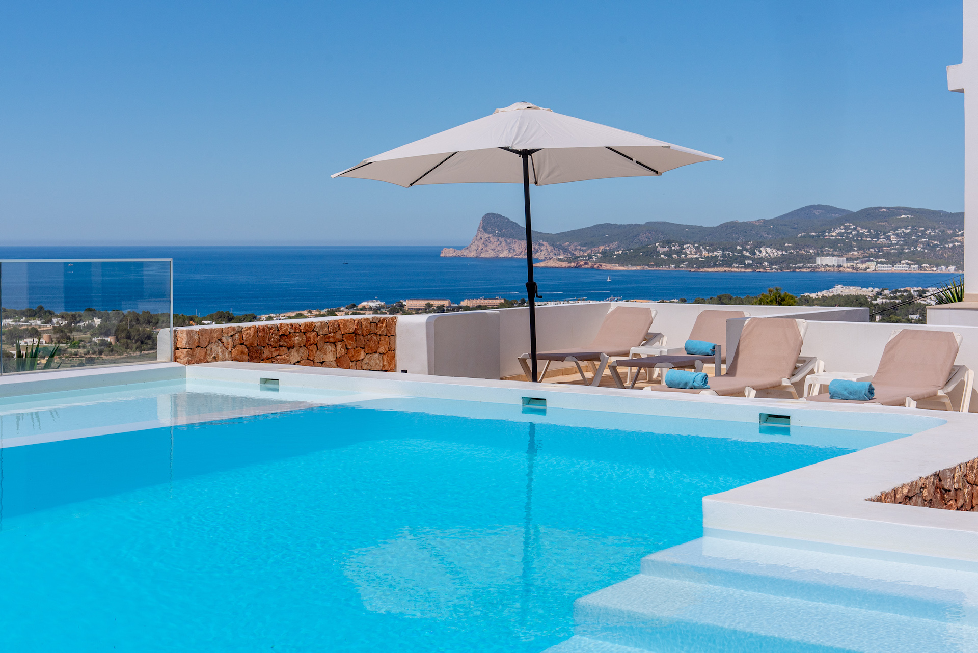 Resa estates Ibiza san Jose te koop villa main pool views.jpg